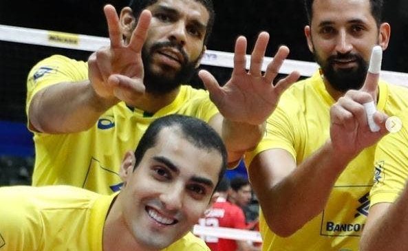 Douglas Souza responde postagem homofóbica de Mauricio Souza, colega da seleção de vôlei