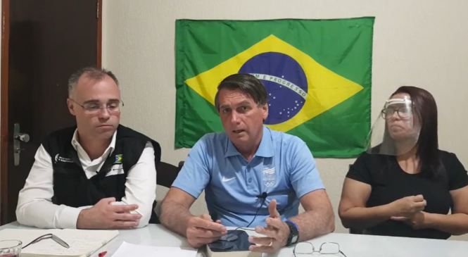 Bolsonaro diz que ONGs na Amazônia são câncer e critica máscaras em mais uma live leviana
