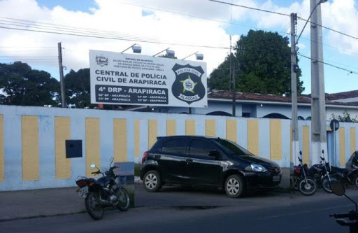 PM prende em Arapiraca suspeita de golpes com falsos comprovantes em churrascaria