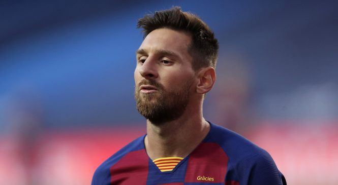 Messi anuncia permanência no Barcelona