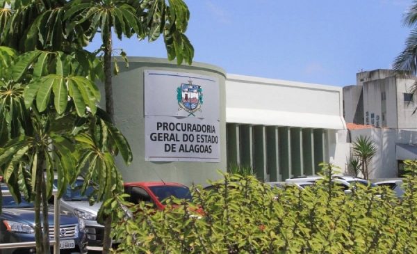 PGE derruba liminar e mantém festejos juninos em Alagoas