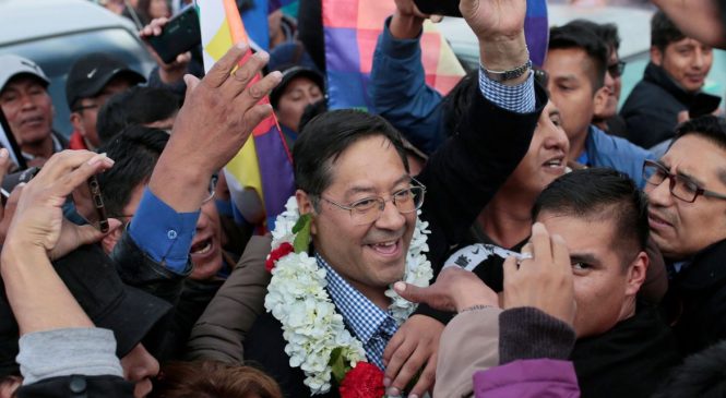 Sucessor de Morales, Luis Arce assume vitória em eleições na Bolívia