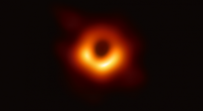 Descobertas sobre buracos negros garante Nobel de Física para trio de cientistas