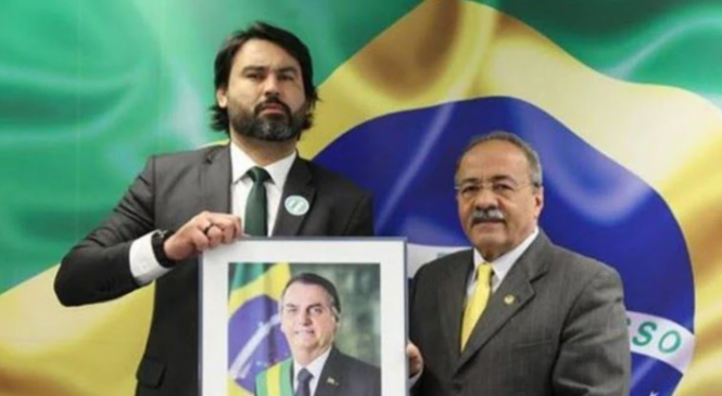 Leo Índio, sobrinho de Bolsonaro, é assessor do deputado com dinheiro na cueca