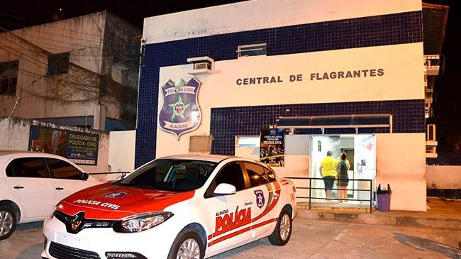 Polícia prende jovem que tentou furtar R$ 2,5 mil em roupas em Shopping de Maceió