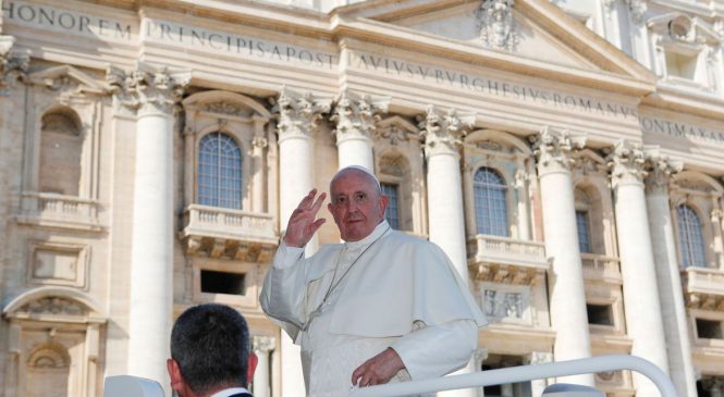 ‘Tirado de contexto’: Vaticano esclarece comentários do papa sobre leis de união civil