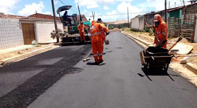 Prefeitura de Maceió avança com pavimento em ruas da Santa Lúcia nesta quarta-feira