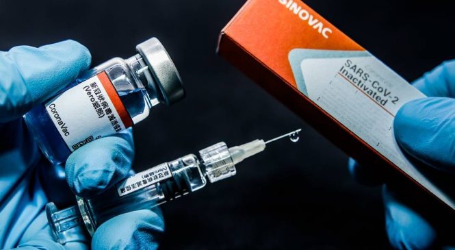 Ciência vence histeria do negacionismo: O Brasil já tem vacinas aprovadas