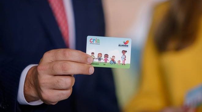 Renan Filho anuncia para este mês pagamento do Cartão CRIA a 16.700 famílias alagoanas
