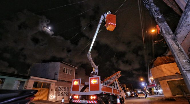 Mutirão de iluminação chega ao 2º mês em Maceió com mais de 700 pontos de luz restaurados