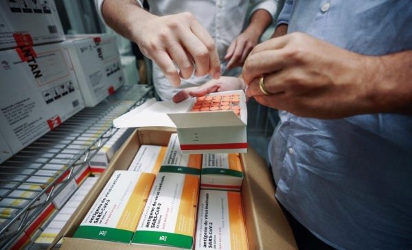 AL inicia distribuição de 16.500 doses para vacinar idosos e trabalhadores da saúde