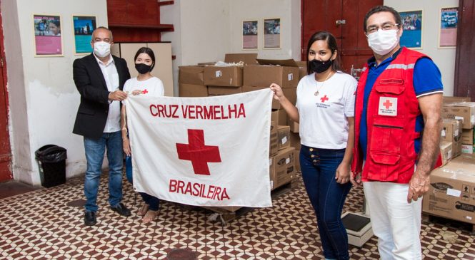 Maceió recebe doação de 30 mil máscaras da Cruz Vermelha
