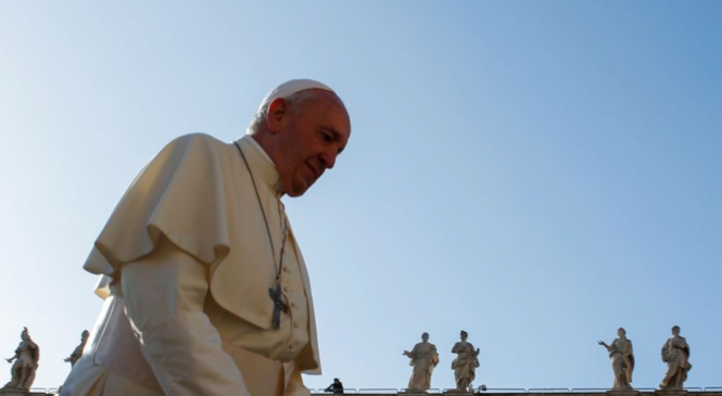 Não há vitória na guerra, mas a derrota do preço que se paga, diz o Papa