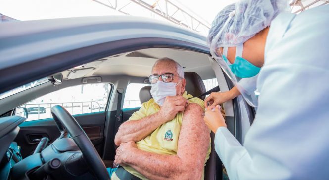 Idosos com 74 anos serão vacinados nesta quinta-feira em Maceió