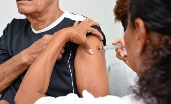 Em uma semana de campanha, quase 14 mil alagoanos são vacinados contra a Influenza