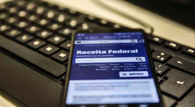 Receita Federal paga hoje lote residual de restituições do IRPF 2O21