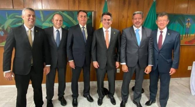 Bolsonaro lança campanha da reeleição, cercado pelos líderes do Centrão