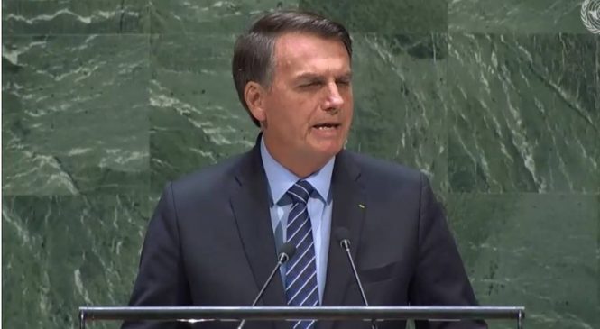 Bolsonaro diz que o Brasil está pronto para voar no ano que vem