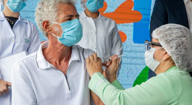 Segunda dose da vacina Astrazeneca pode ser agendada em 20 unidades de saúde em Maceió