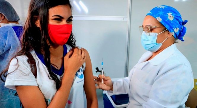 Alagoas já vacinou metade dos adolescentes com a 1ª dose da vacina contra a Covid-19