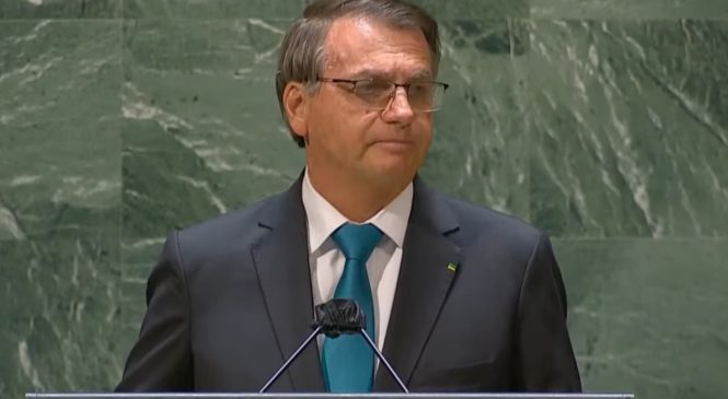 Bolsonaro mente na ONU sobre fim da corrupção e “auxílio de 800 dólares”