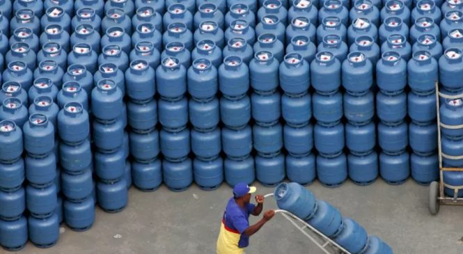Sancionada lei que destina R$ 300 milhões para o auxílio gás