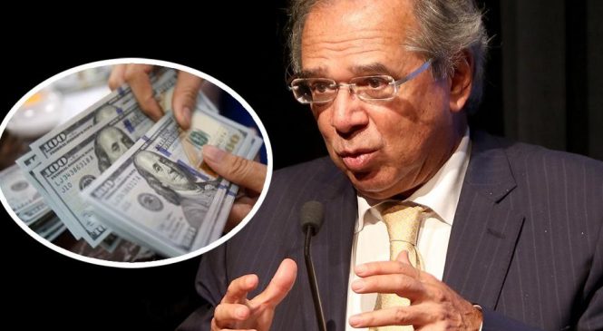 Dólar dispara (e Guedes fica mais rico) com ministro da Economia falando em furar teto de gastos