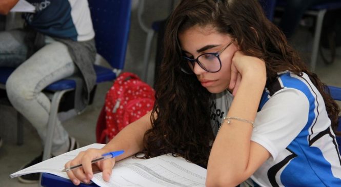 Prova Alagoas testa aprendizado de matemática e português de 154 mil estudantes da rede pública