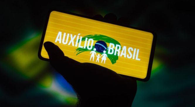 Pagamento do Auxílio Brasil começa nesta sexta