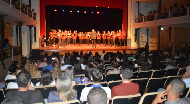 Teatro Deodoro abre as portas nesta segunda para alunos da Semed