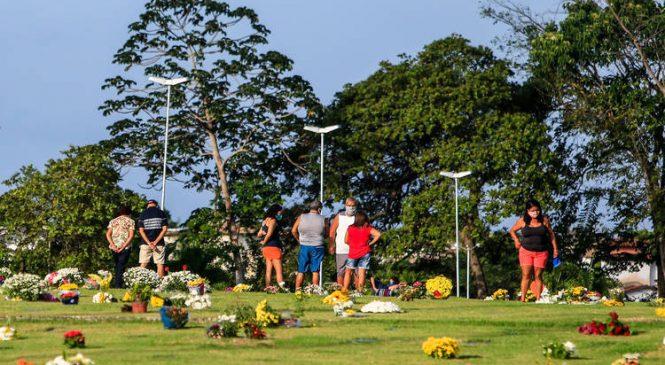 Dia de finados: cemitérios ficam abertos até às 17 horas
