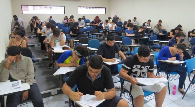 Estudantes realizam neste domingo a segunda etapa de provas do Enem
