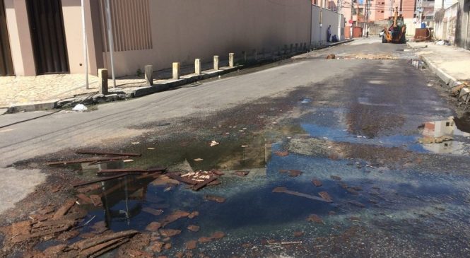 Prefeitura de Maceió multa em mais de R$ 3 milhões a Casal por ruas esburacadas