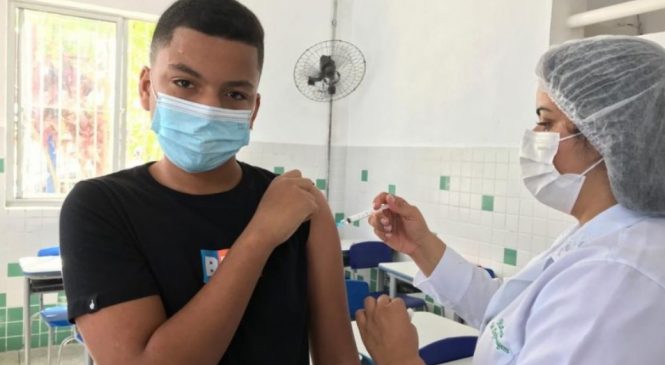 Confira novo cronograma de vacinação contra a Covid-19 nas escolas de Maceió