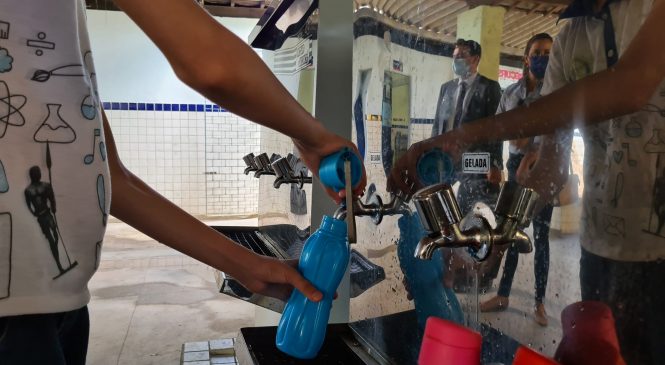 Sede de Aprender: MPE/AL inspeciona qualidade da água nas escolas estaduais em Maceió