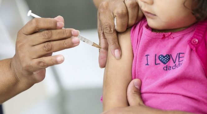 Estados decidem não pedir prescrição para vacinar as crianças contra Covid