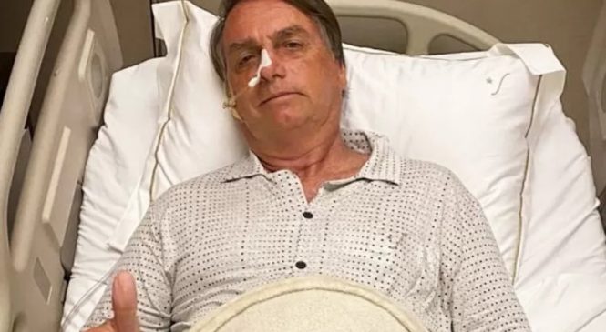 Bolsonaro publica foto com sonda no hospital e fala em possibilidade de cirurgia