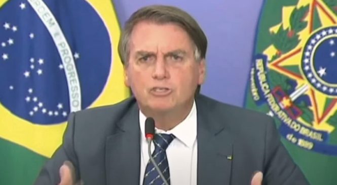 Bolsonaro defende a ditadura e manda ministros do STF calarem a boca