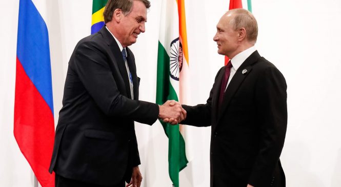 Bolsonaro quer comitiva para visitar Putin