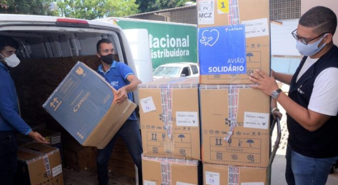 Alagoas recebe 141.570 doses da vacina Pfizer para adultos