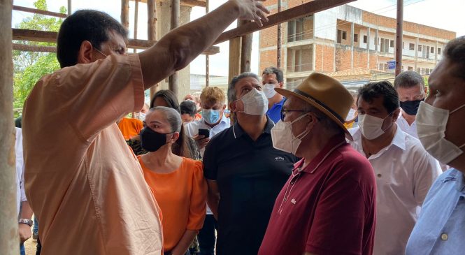 Arthur Lira visita obras do Hospital Regional Santa Rita, em Palmeira dos Índios