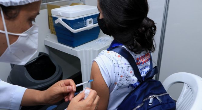 Seduc publica portaria que exige comprovante de vacina para alunos em Alagoas