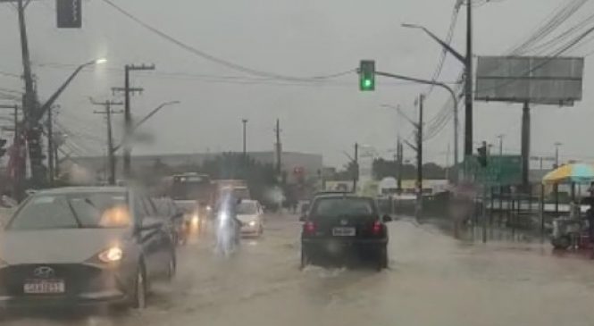 Chuvas deixam Alagoas em alerta vermelho e rios podem transbordar