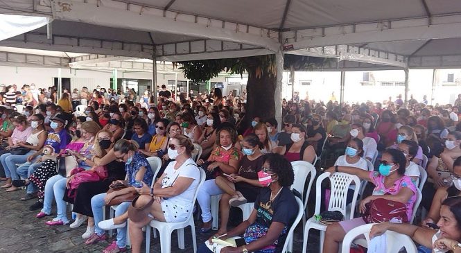 Servidores municipais de Maceió cobram reajuste salarial e param hoje as atividades
