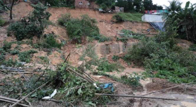 Governo de Pernambuco registra 35 mortes por causa das chuva no Grande Recife
