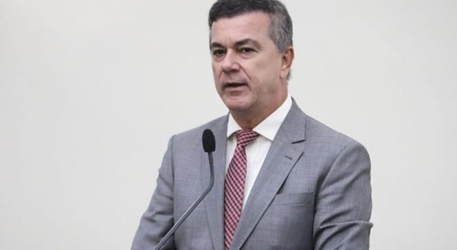 Ronaldo Medeiros critica PEC que visa instituir cobrança de mensalidade nas universidades públicas