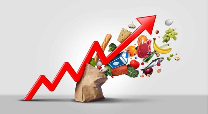 Mesmo com deflação de 0,68% em julho, preço da comida sobe 10% no Brasil