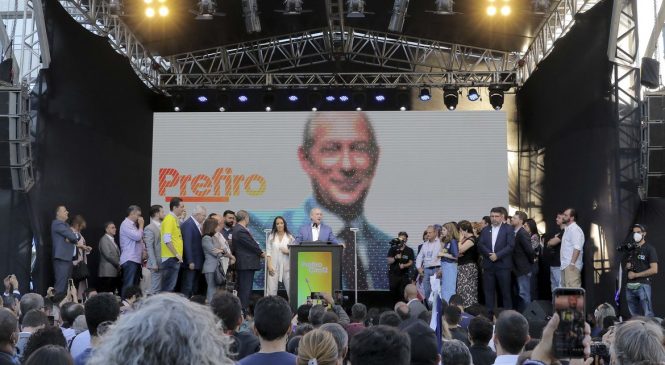 PDT lança candidatura de Ciro Gomes à Presidência da República