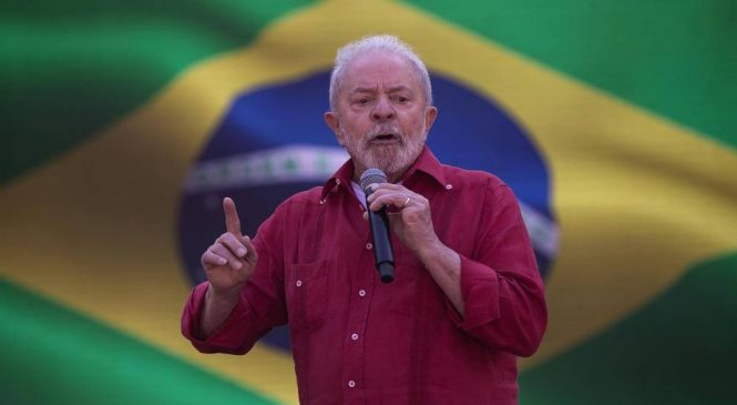 Lula avalia possibilidade de assinar carta pró-democracia