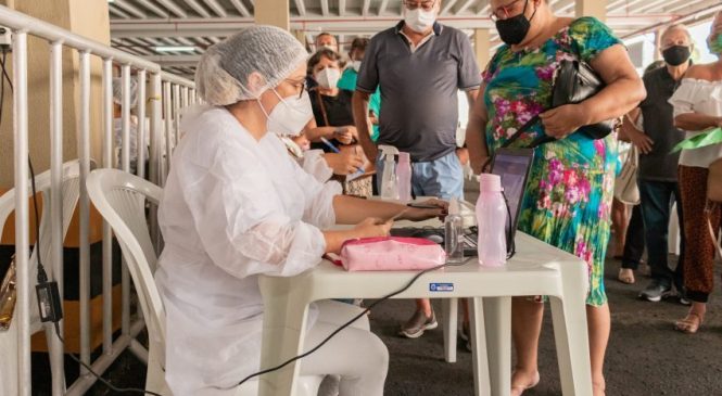 Ponto de vacinação do Maceió Shopping passa a funcionar na área interna